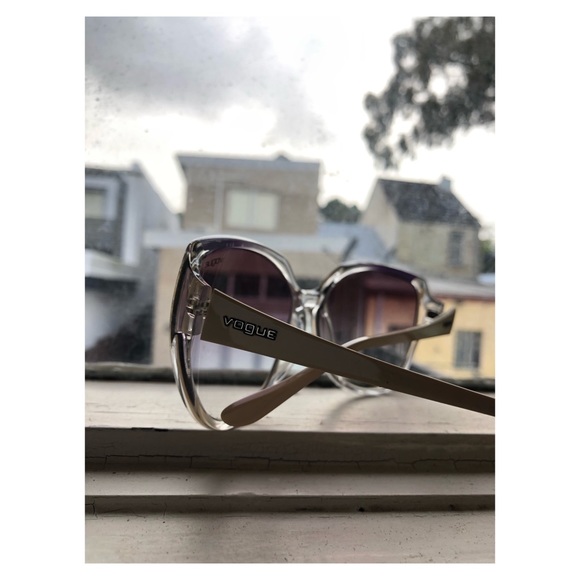 Vintage Vogue Cat Eye Sunglasses - Picture 4 of 5